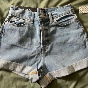 BDG Urban Outfitters mom high rise denim shorts (with tags)- size 27